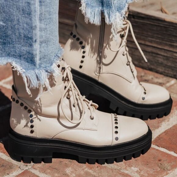 BRAND NEW SHU SHOP STUDDED LACE UP COMBAT BOOT - Picture 1 of 16